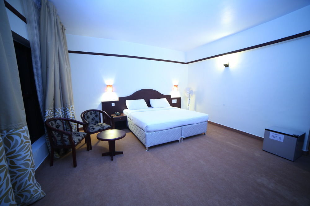 Ayur County Resort Chinnakanal Extérieur photo