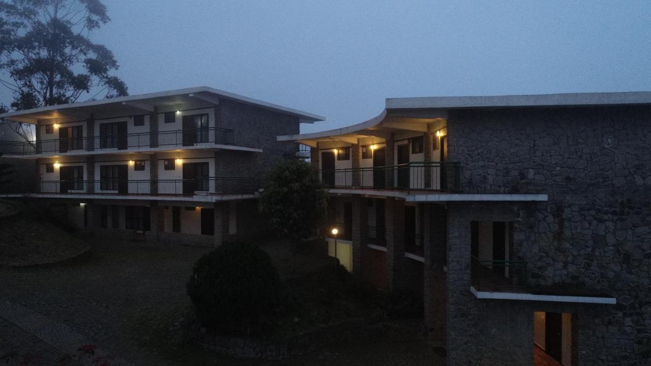 Ayur County Resort Chinnakanal Extérieur photo